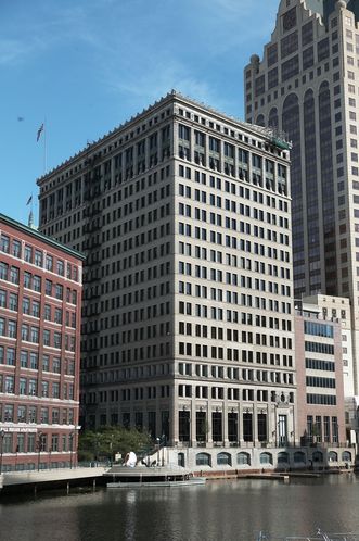 CityCenter: 735 N Water St, Milwaukee, WI 53202